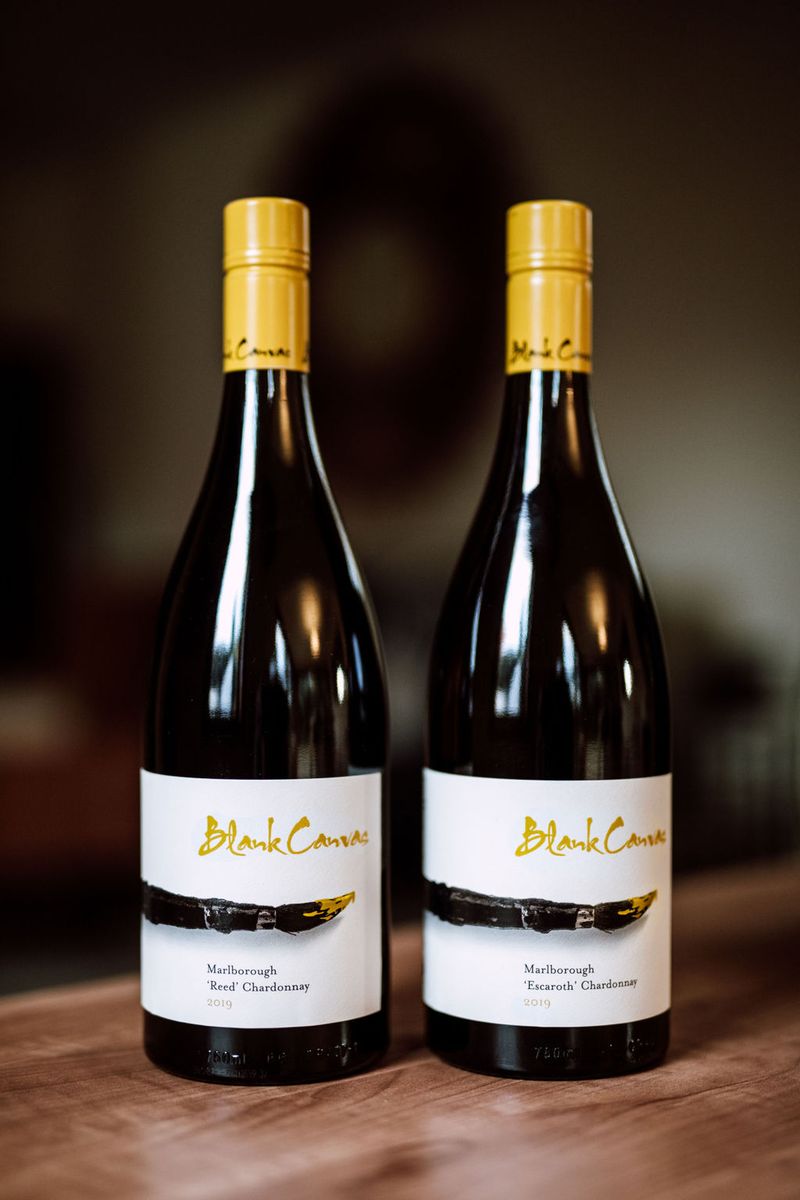 Lahve Blank Canvas Reed Chardonnay a Escaroth Chardonnay